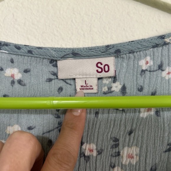 SO Blue Floral Button-Front Blouse - Picture 2 of 7